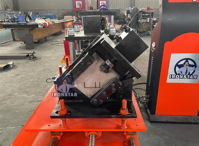 petit pain de profilé en u formant la machine 1