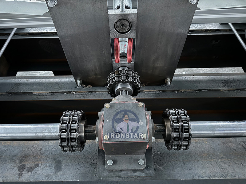 “Turkey Standard PU Foam Sandwich Rolling Shutter Door Forming Machine Multi Material Galvanized Sheet PPGI Aluminum Profile Machine”
