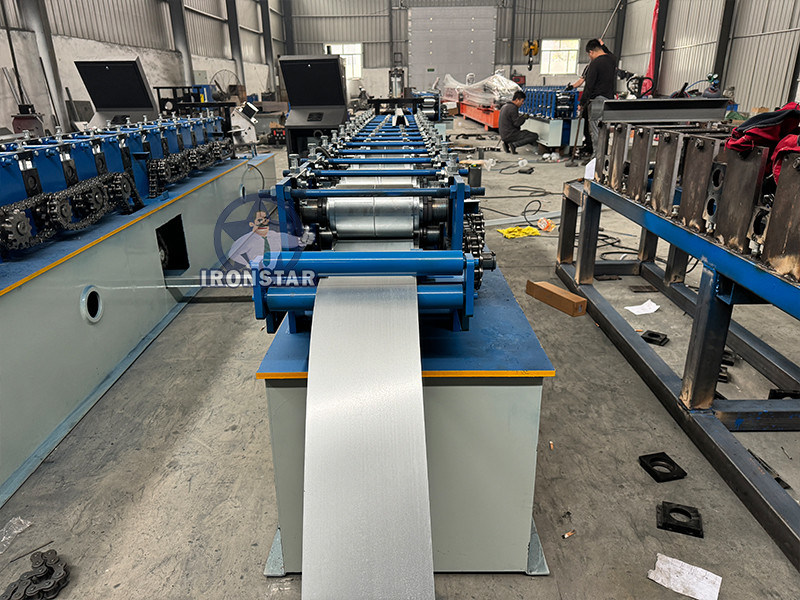 Máquina formadora de perfiles Omega para acero galvanizado, puerto de exportación Tianjin
